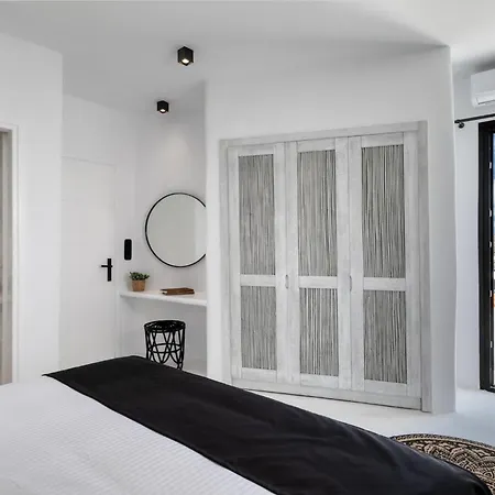 Phenomenal Mykonos Julietta 5 Bedrooms Private Jacuzzi With Stunning Sea Views Psarou *